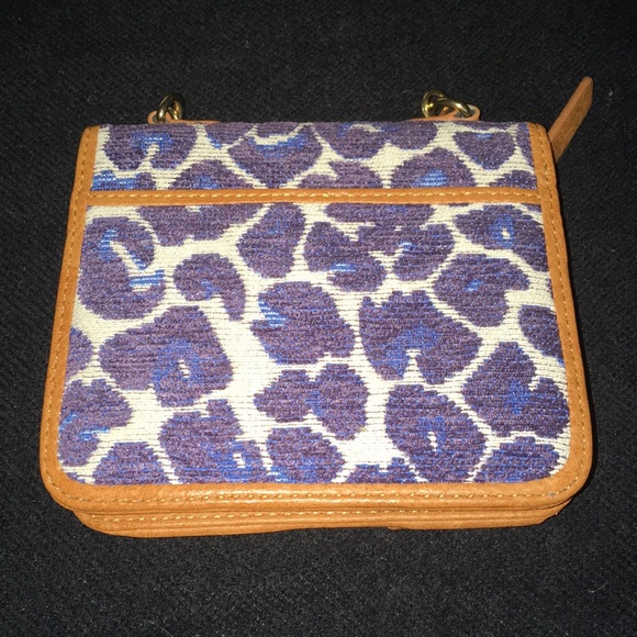 Street Level Crossbody Phone Bag Missing Strap - Picture 2 of 4